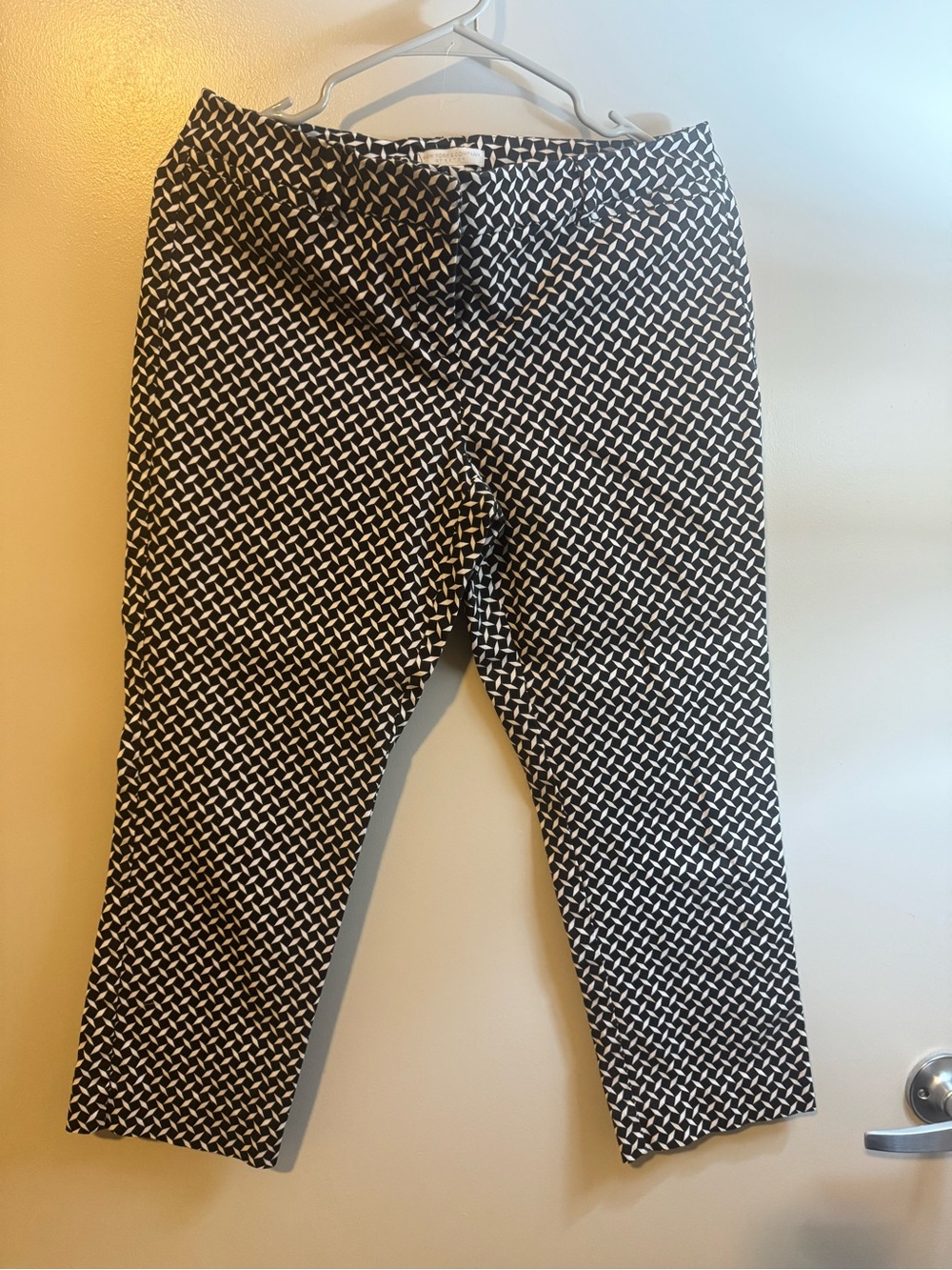 New York & Company Black and White Geometric Girls' Stretch Pants